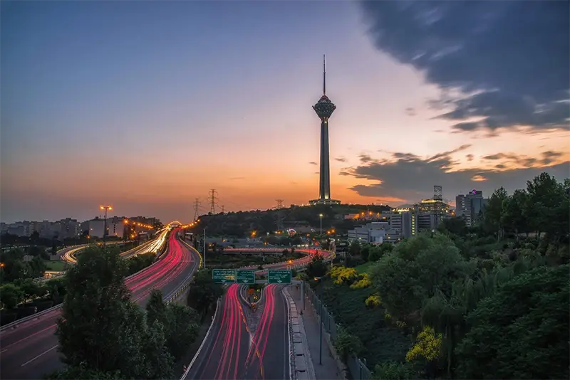 5 تا از معروف ترین پارک های تهران 12 برج میلاد